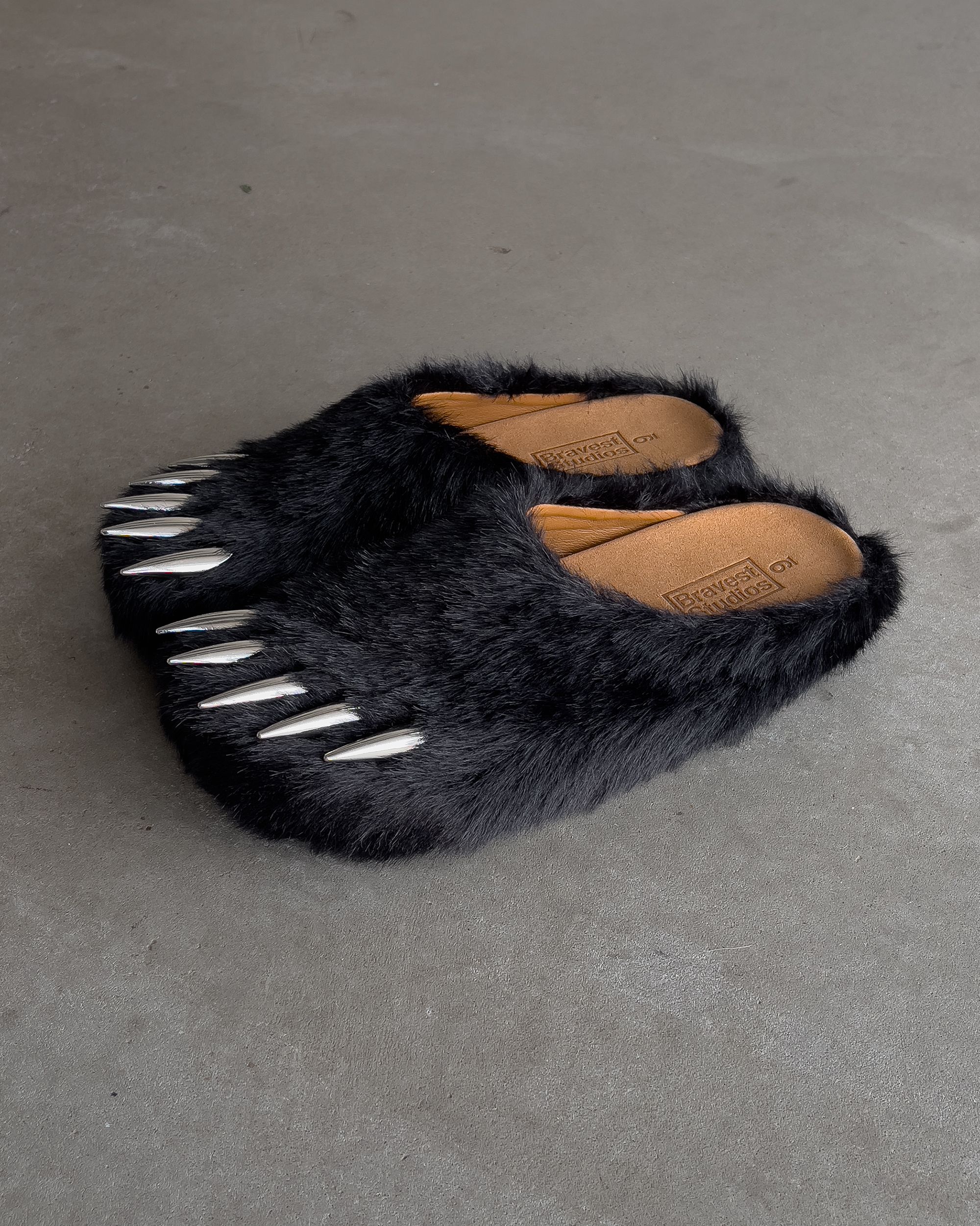 新品‼︎ BRAVEST STUDIOS BLACK BEAR CLAW MULE Bravest Studios Bear Claw Mule Black Men's - Sneakers - US