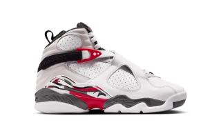 Big Kids' Air Jordan 8 "Bugs Bunny" retro.