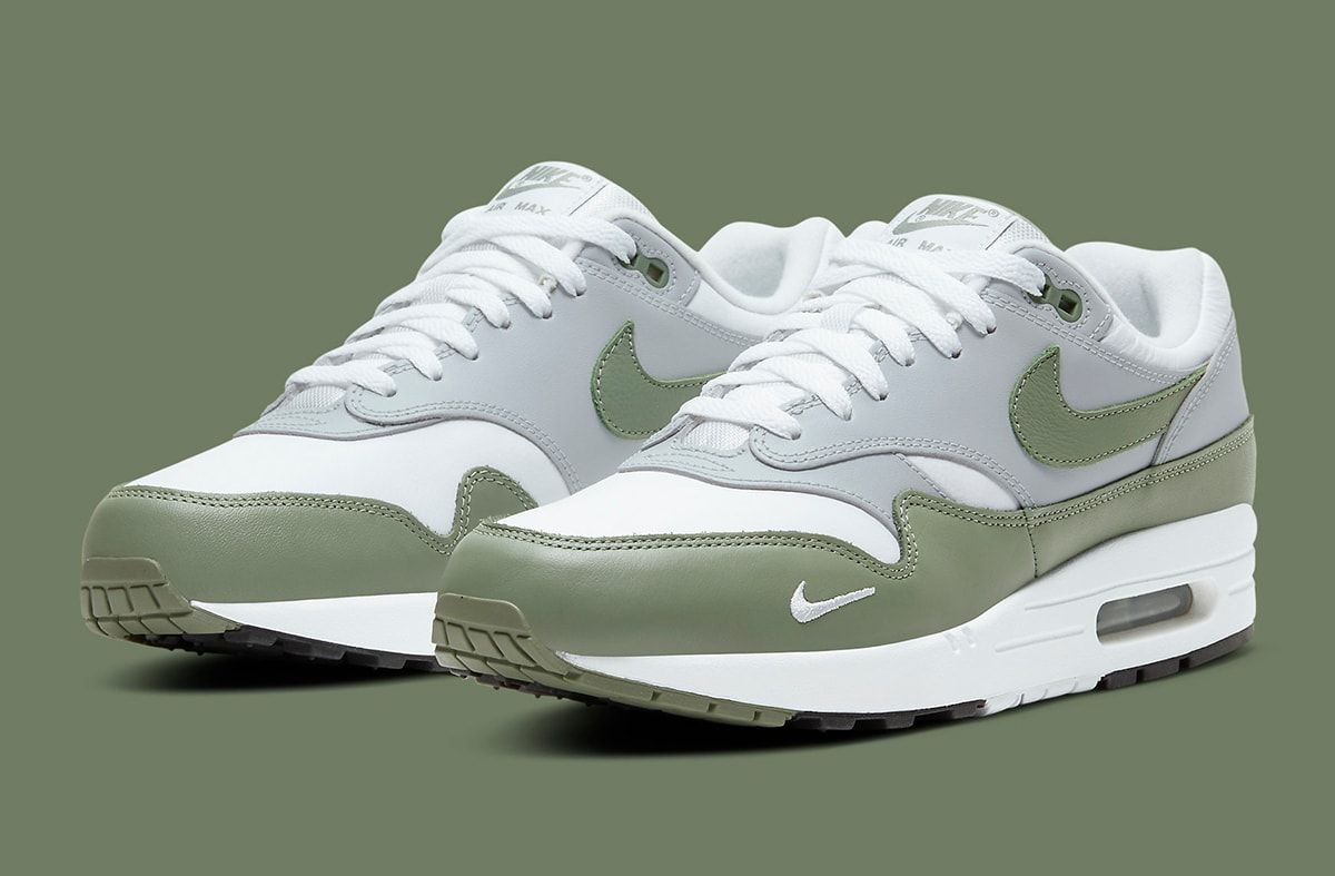 nike air max sage green