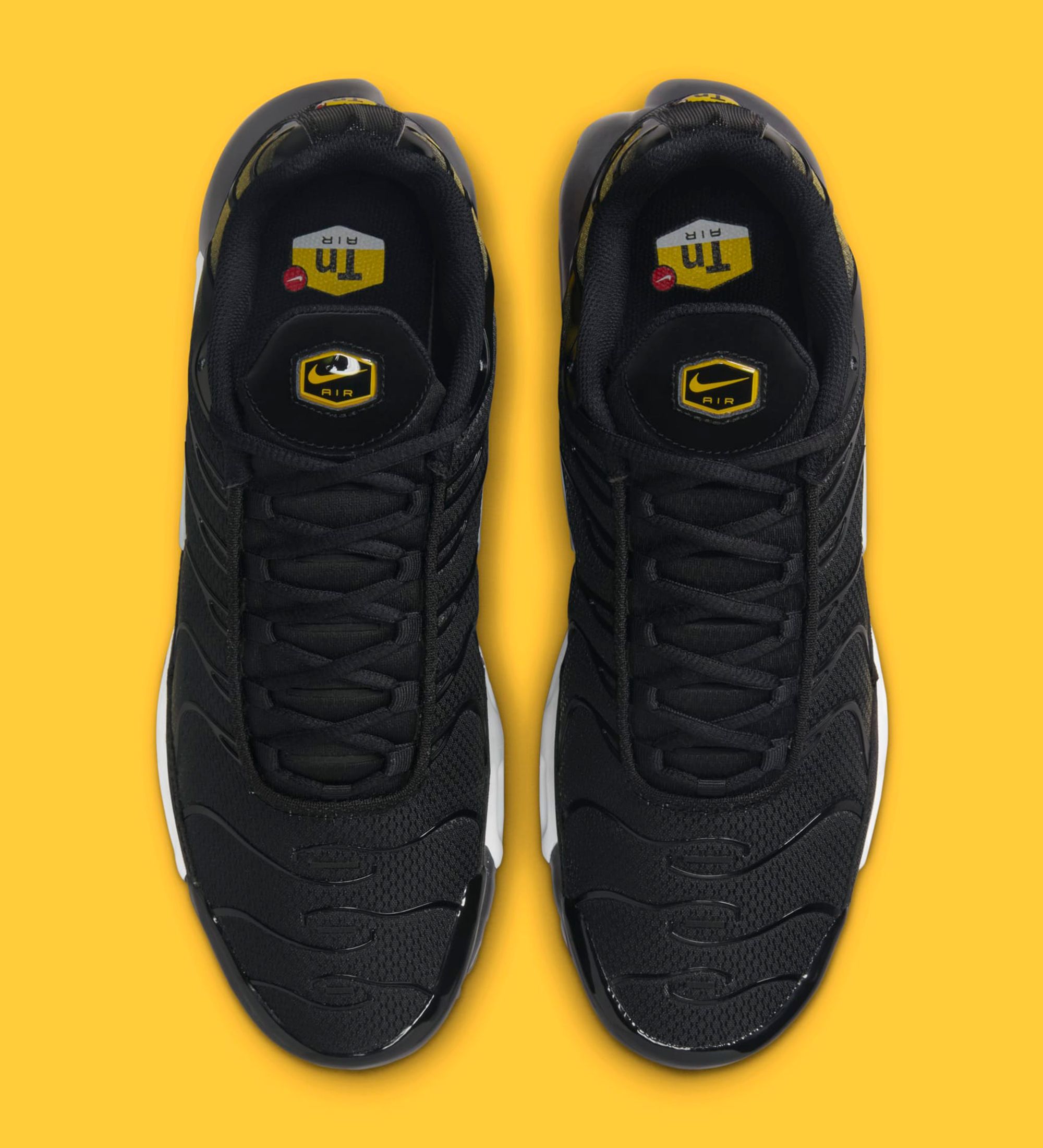 nike air max plus university gold