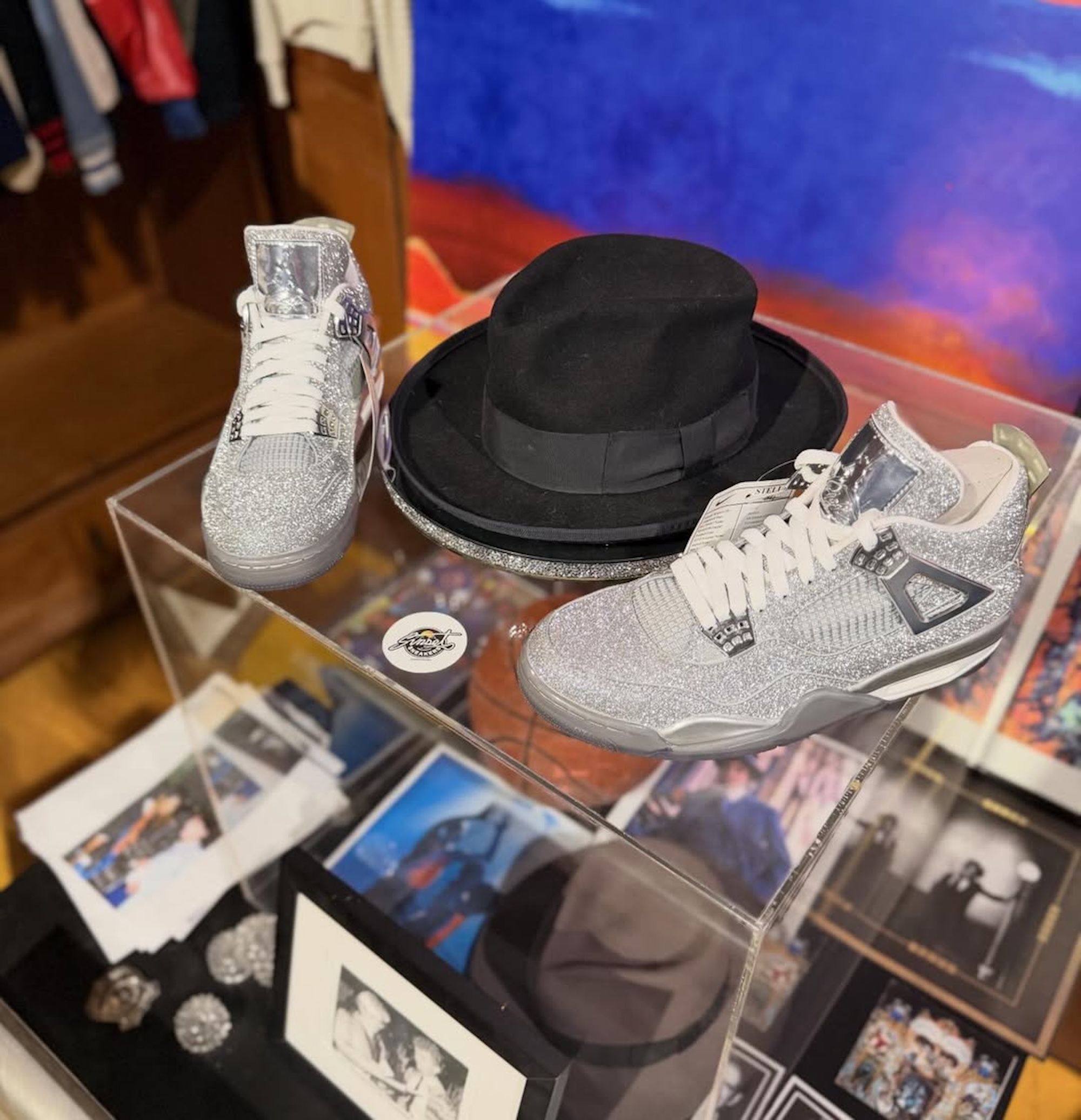 Michael Jackson's Air Jordan 4 "Glitter Glove" Sample. Photo via @sunsetsnkrs on Instagram.