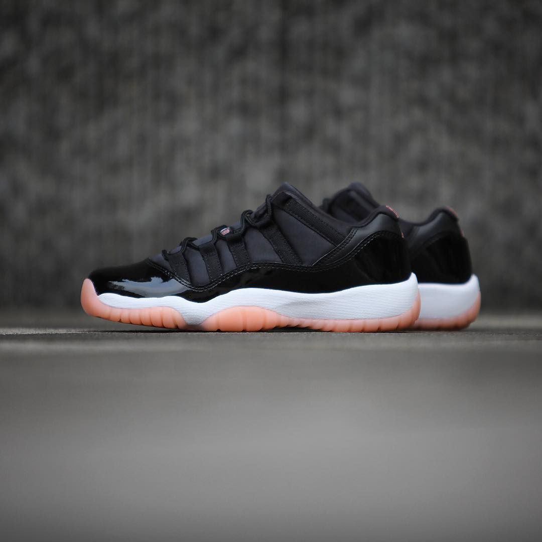 Bleached best sale coral 11s