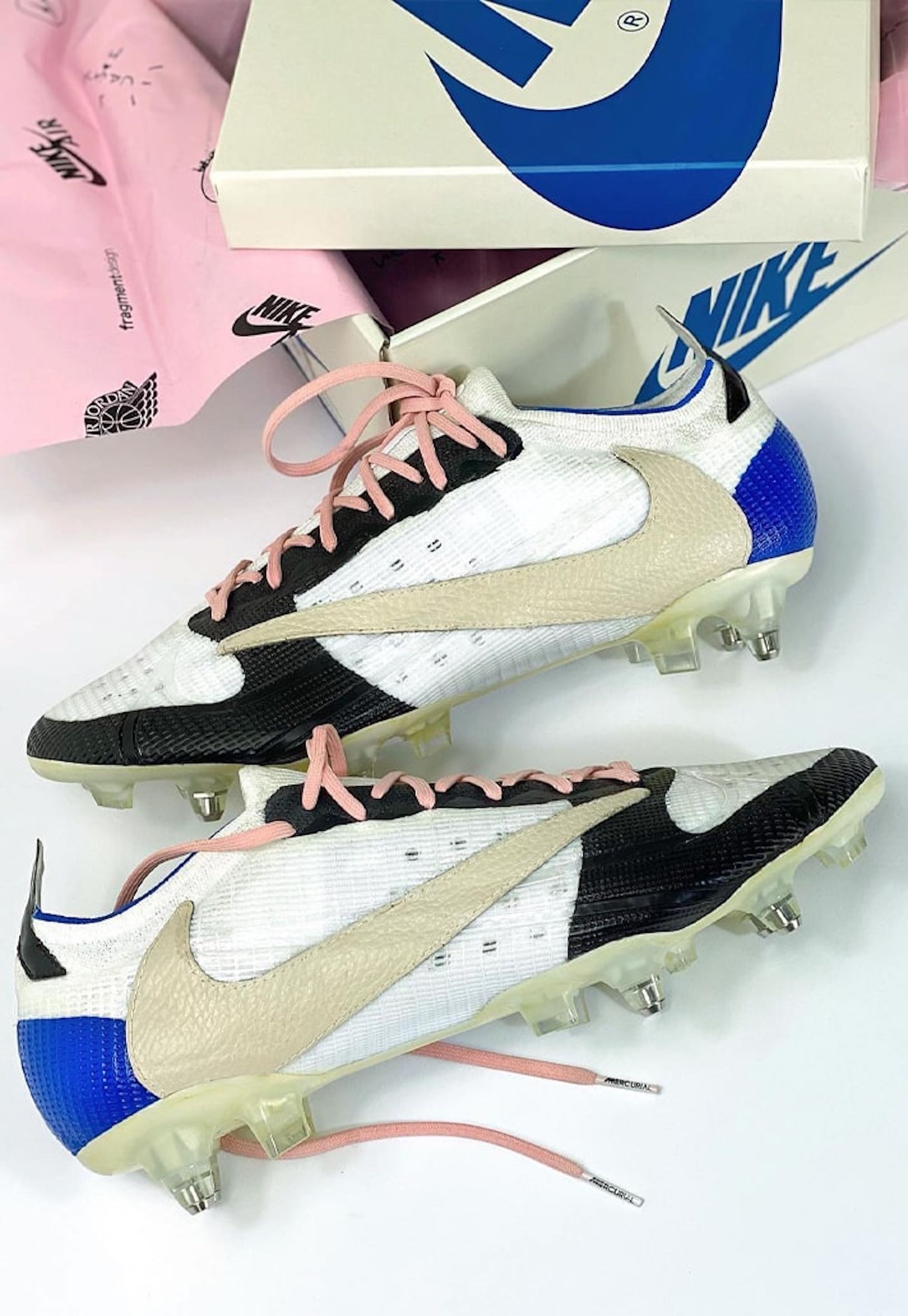 travis scott jordan 1 football cleats