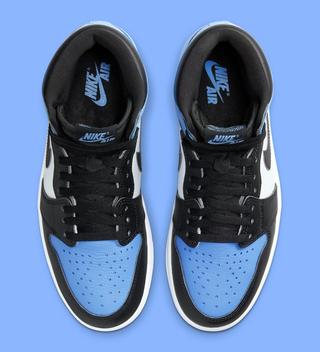Sneakerheads Compete for Air Jordans