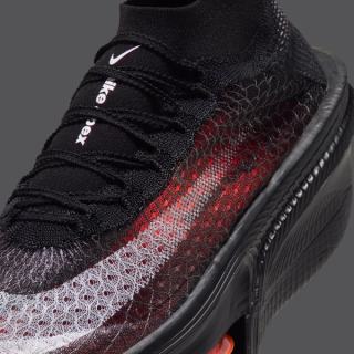 Nike Apex "Black" (SKU: IU2397-001). Photo via Nike.