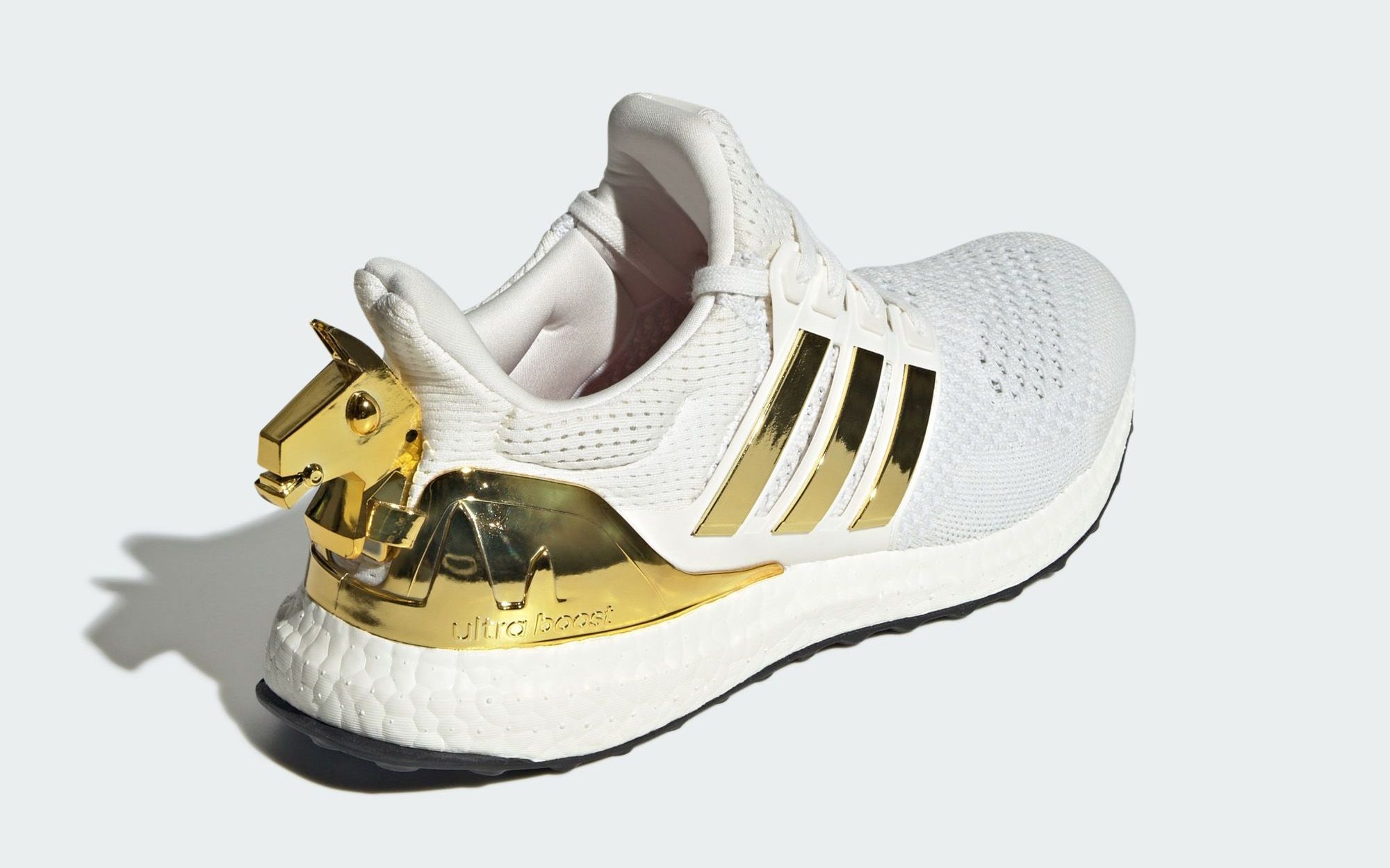 Show Off Your Fortnite Victory Crown Wins IRL with this 