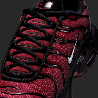 Nike Air Max Plus "True Red/Black" (SKU: DM0032-601). Photo via Nike.