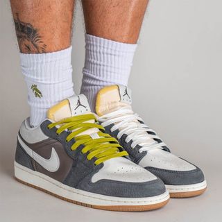 Official Images // Air Jordan 1 Low “SNKRS Day” (Korea) | House of Heat°