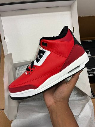 Kid's Air Jordan 3 “Santa” via scumbagdzaa /X.