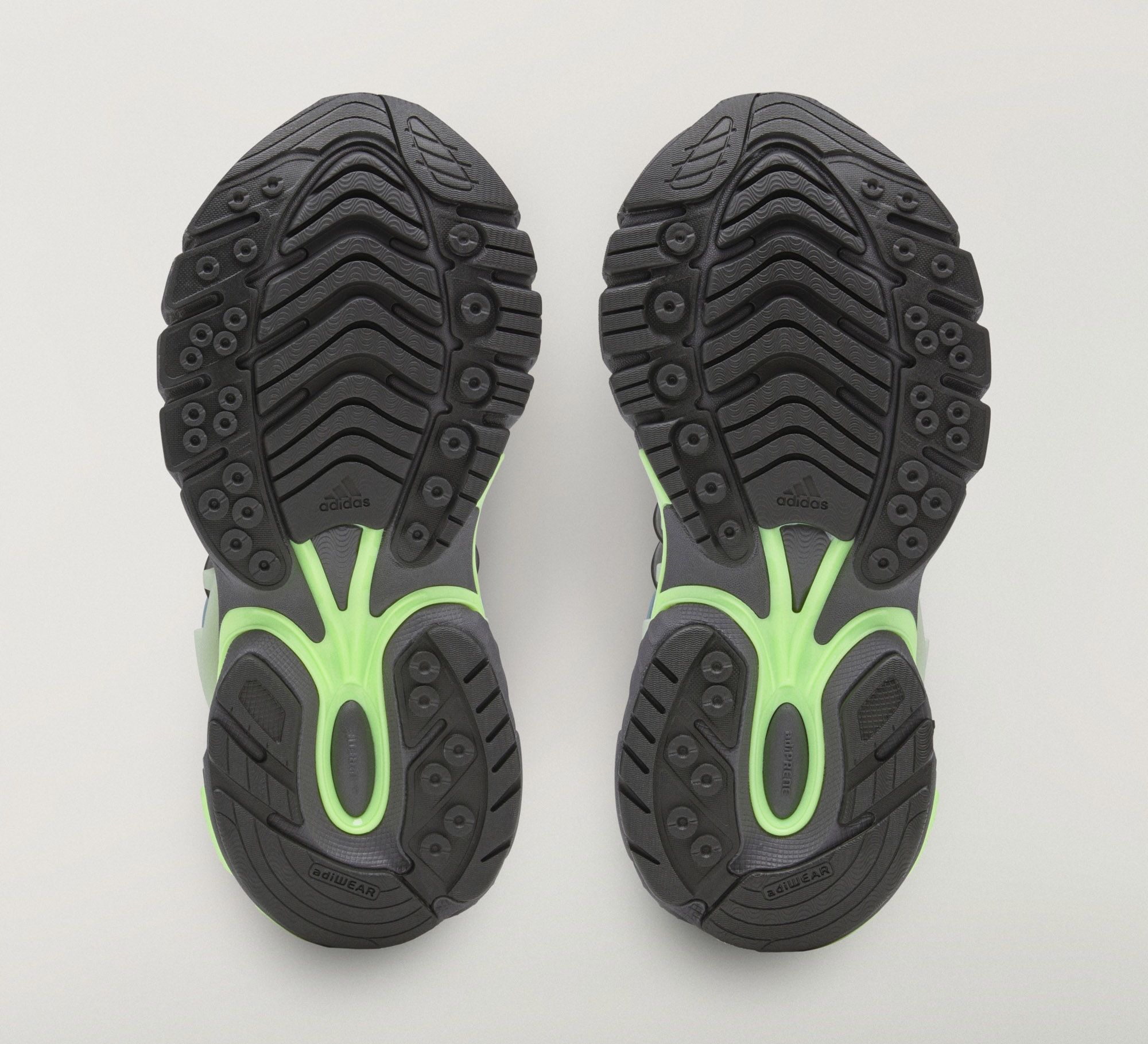 Pharrell x VIRGINIA Adistar Jellyfish "Onix" (SKU: KH6728). Photo via adidas.