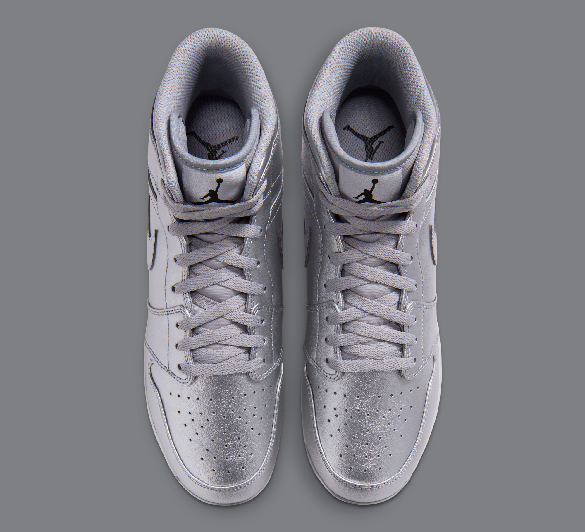 Men's Air Jordan 1 High MCS "Metallic Silver" Baseball Cleats (SKU: AV5354-004). Photo via Nike.
