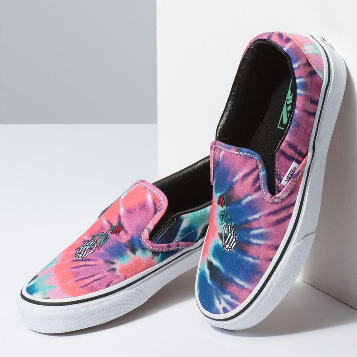 This Vans “Tie Dye” Pack Pays Tribute to HOF Rockers the  display picture 2