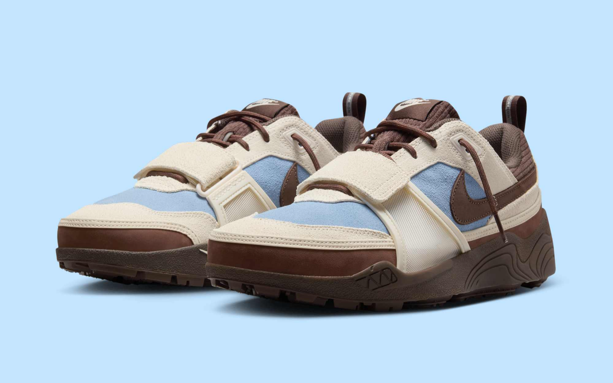 Travis Scott x Nike Zoom Field Jaxx "Leche Blue" Releases May 16