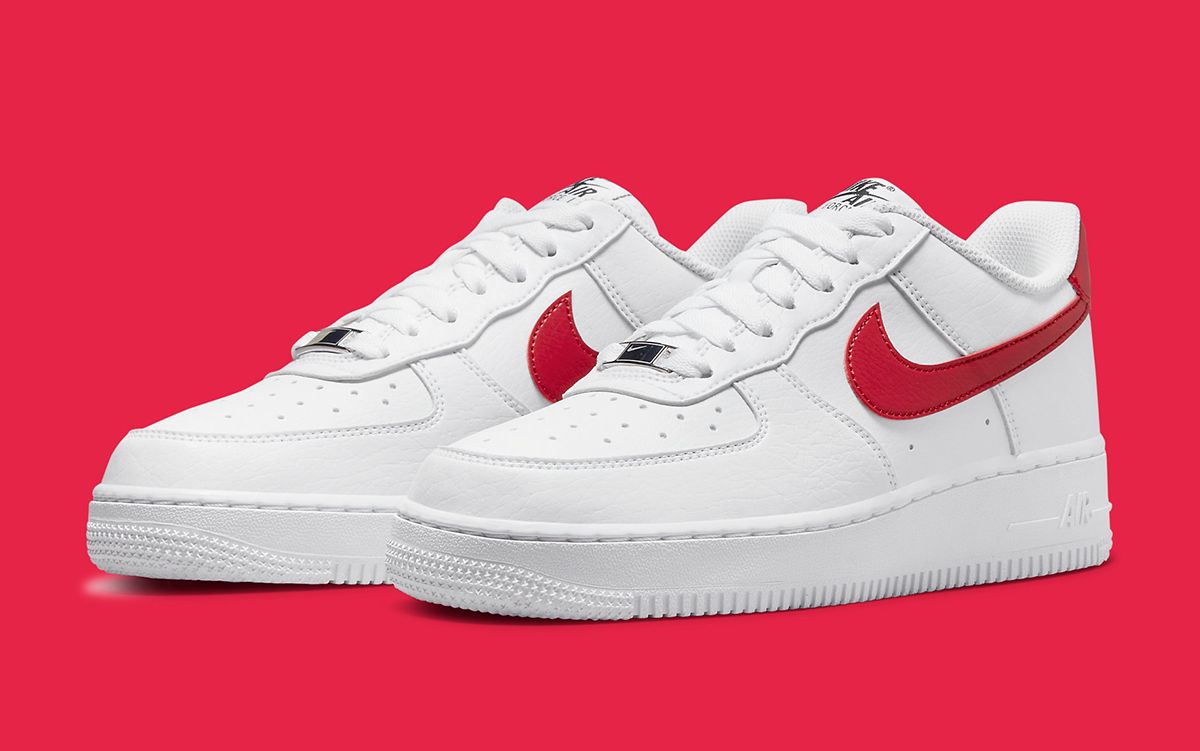 Red swoosh nike on sale air force 1