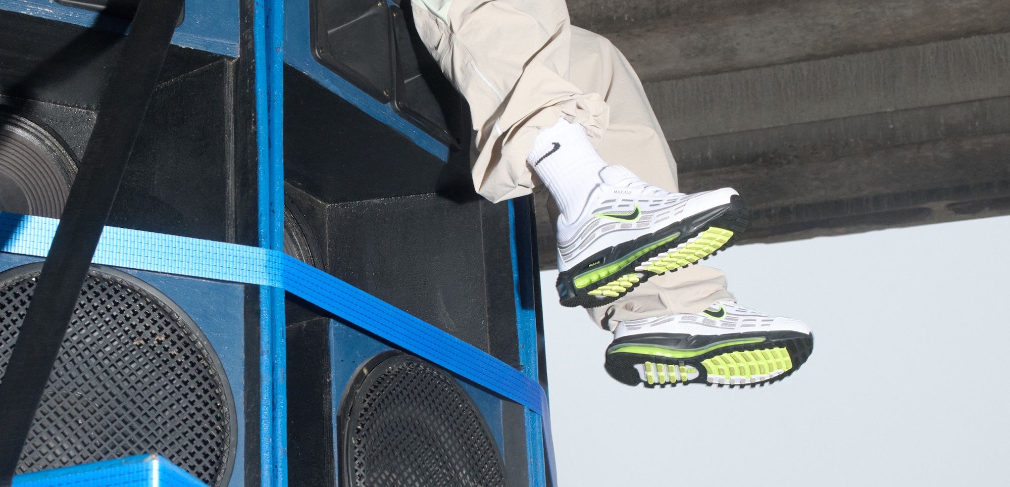 SNIPES-Exclusive Nike Air Max TL 2.5 in a "White/Neon Yellow/Pearl Grey/Black" color scheme.