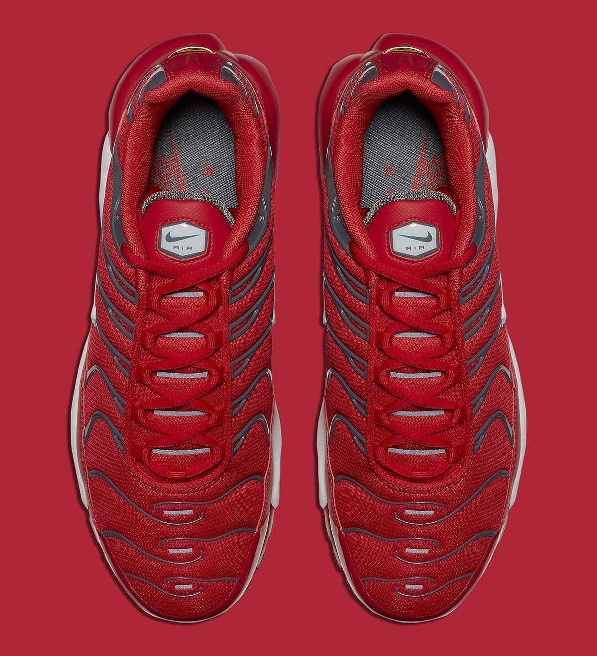 Air max plus on sale university red/pure platinum/dark grey