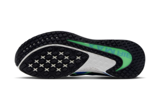 Men's Nike Air Max Metro "Light Photo Blue/Illusion Green" Outsole (SKU: IW4935-003).