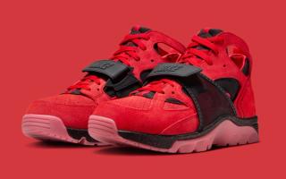Nike's Air Trainer Huarache in a "Challenge Red/Black" color scheme.