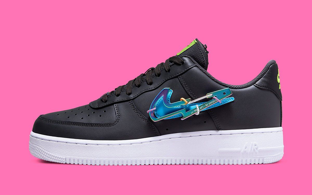 Версии форсов. Nike Air Force Limited Edition. Nike Air Force с двойным свушем. Кроссовки Nike Air Force 1 Low 'Iridescent Pixel - Black'. Air Force 1 Low ‘07 правый.