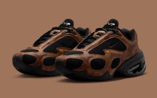 Nike's Air Max Muse in a "Light British Tan/Black" color scheme.