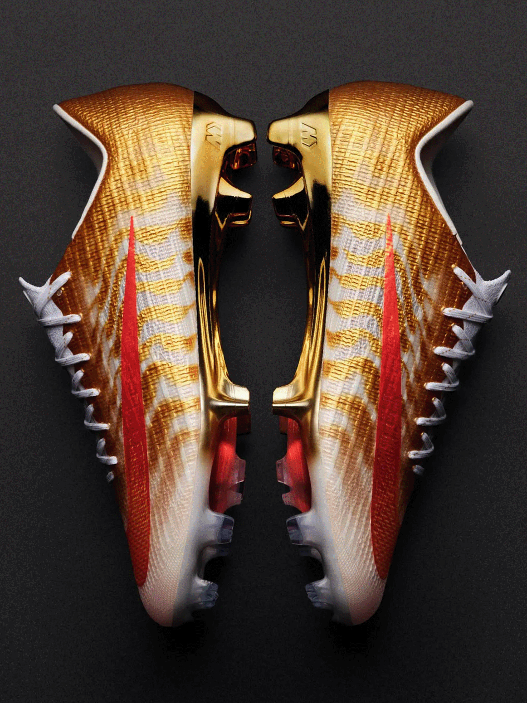 Cristiano Ronaldo's World Cup™ scoring streak is commemorated with limited-edition "Gold Scorpion" Nike Mercurial Superfly 11 boots.