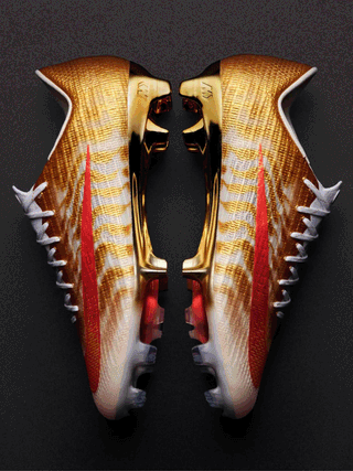Cristiano Ronaldo's World Cup™ scoring streak is commemorated with limited-edition "Gold Scorpion" Nike Mercurial Superfly 11 boots.