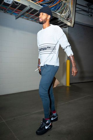Paul George // OFF-WHITE x Nike Low Cut Lace-Up Sneaker T3A4-32164-0289 S White Platinum X048 Low