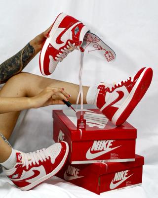 "Nails & Grails" Air Jordan 1 Retro High OG for Women, done in a "University Red/Metallic Silver/Light Soft Pink" color scheme. Photo via @99problemsmx on Instagram.