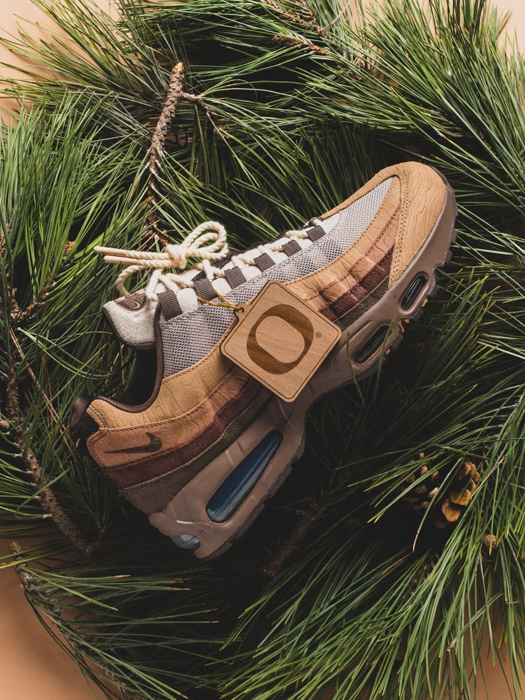 Ducks of a Feather Nike Air Max 95 “Lumber Yard” collaboration with University of Oregon. Photo by Andrew Dutton (@ ad__sneaks).