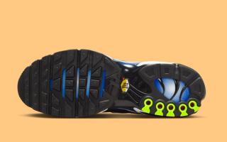 Outsole of Nike's Air Max Plus in a "Black/Sundial/Neon Yellow" makeover nicknamed "Heatmap."
