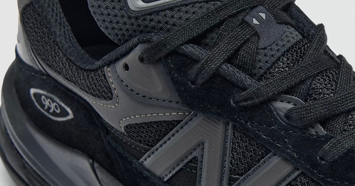 The New Balance 990v6 