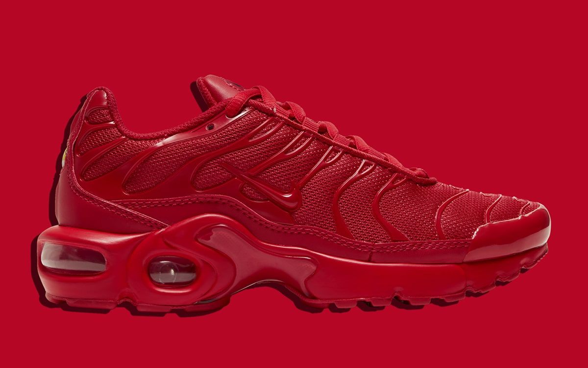 All red clearance nike tn