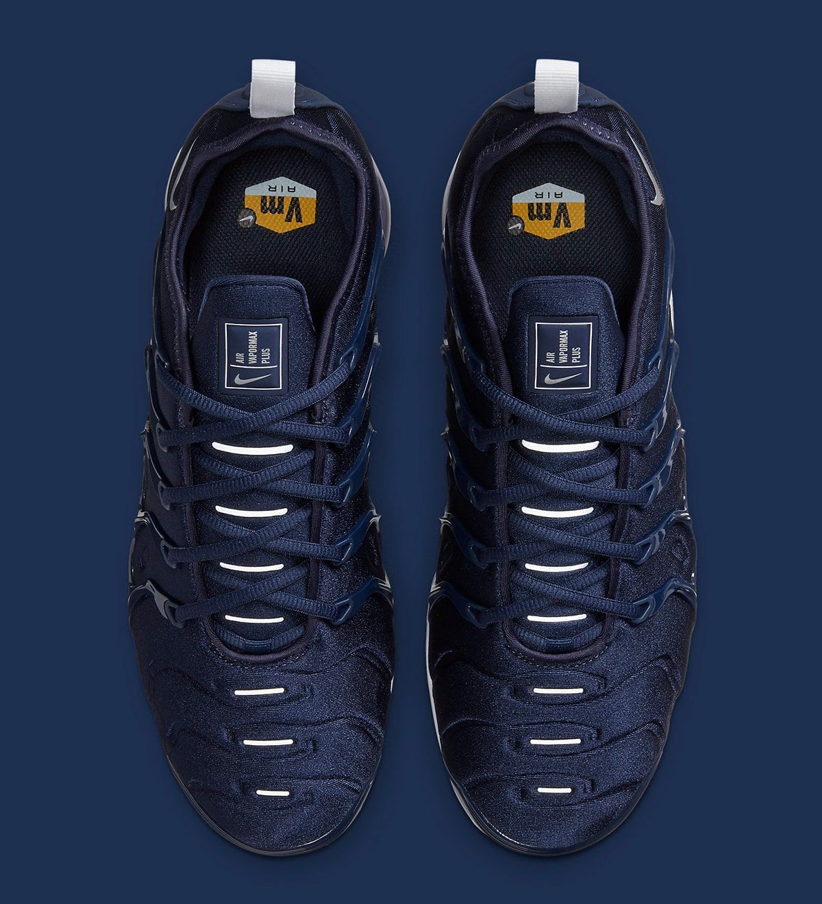 navy blue vapormax plus 2020