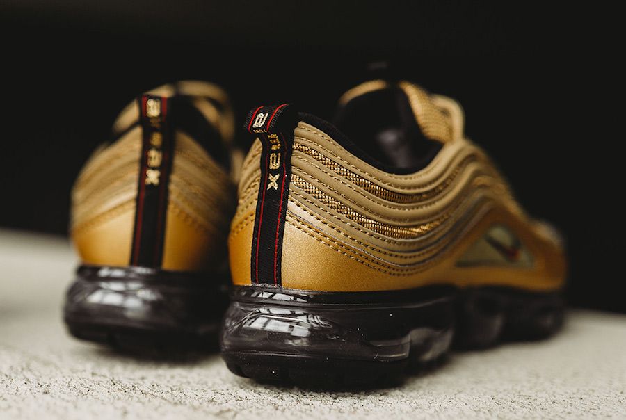 97 vapormax gold