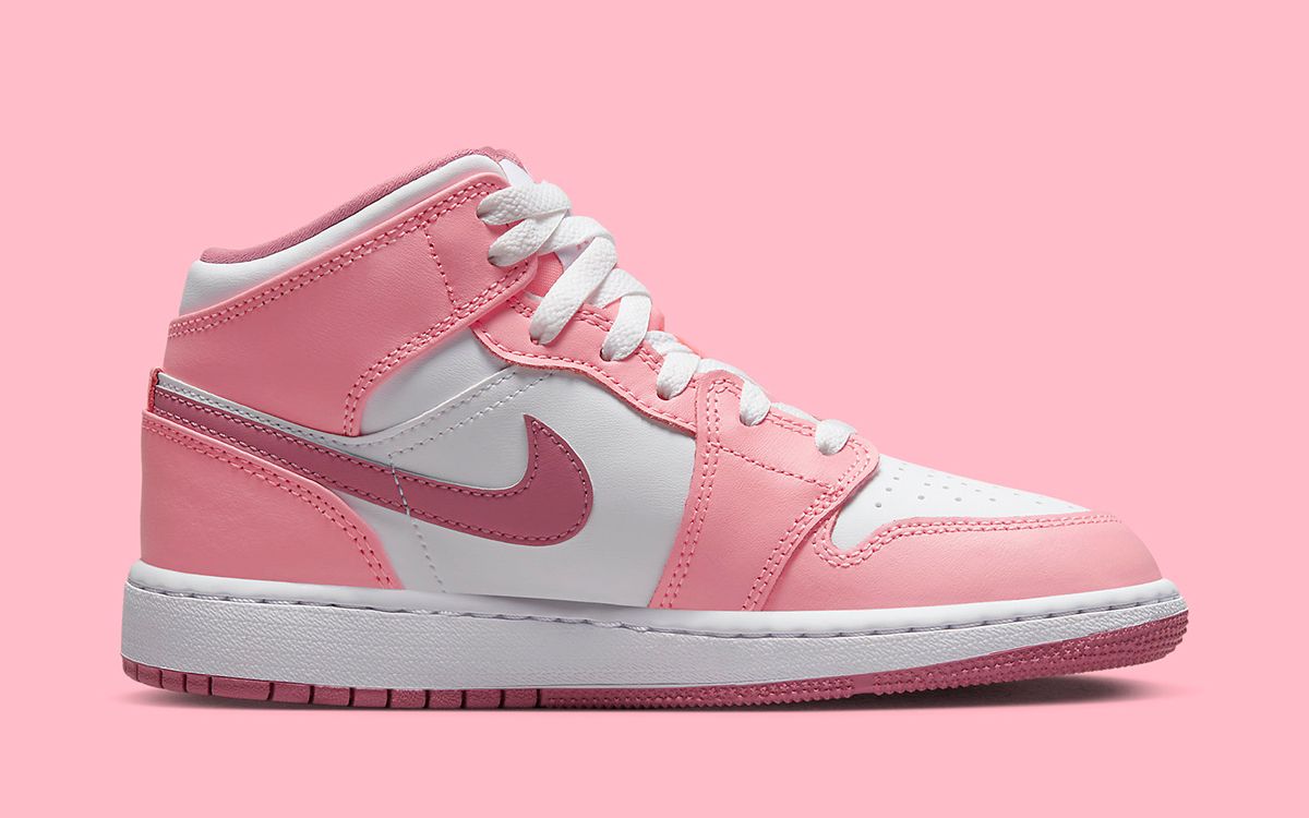 First Looks // Air Jordan 1 Mid “Valentine's Day” | House of Heat°