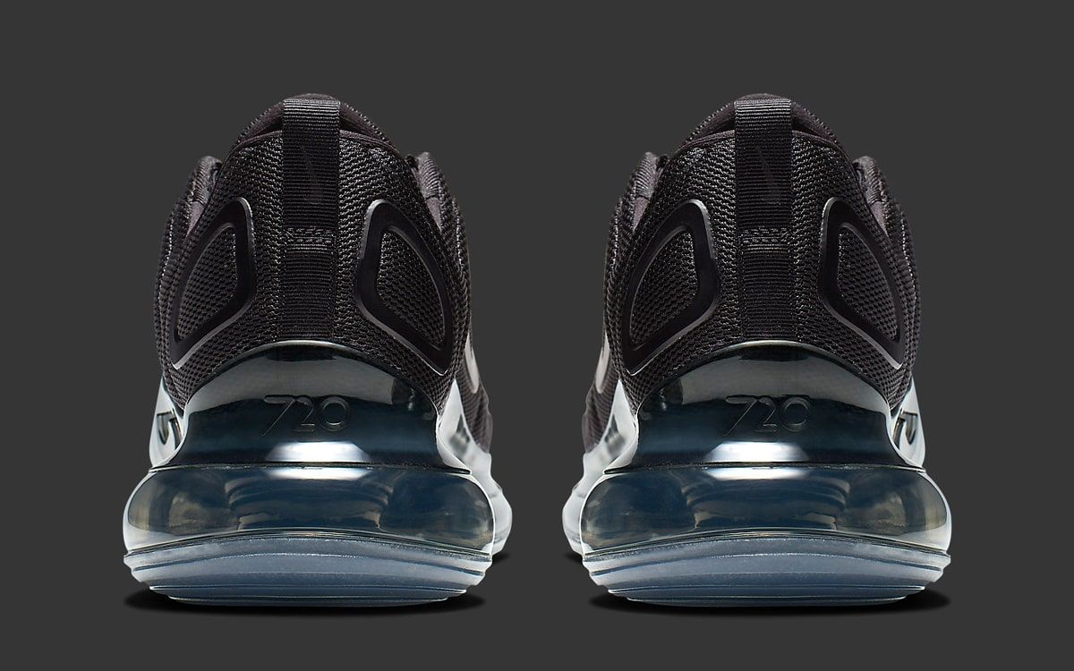 Triple black nike on sale air max 720