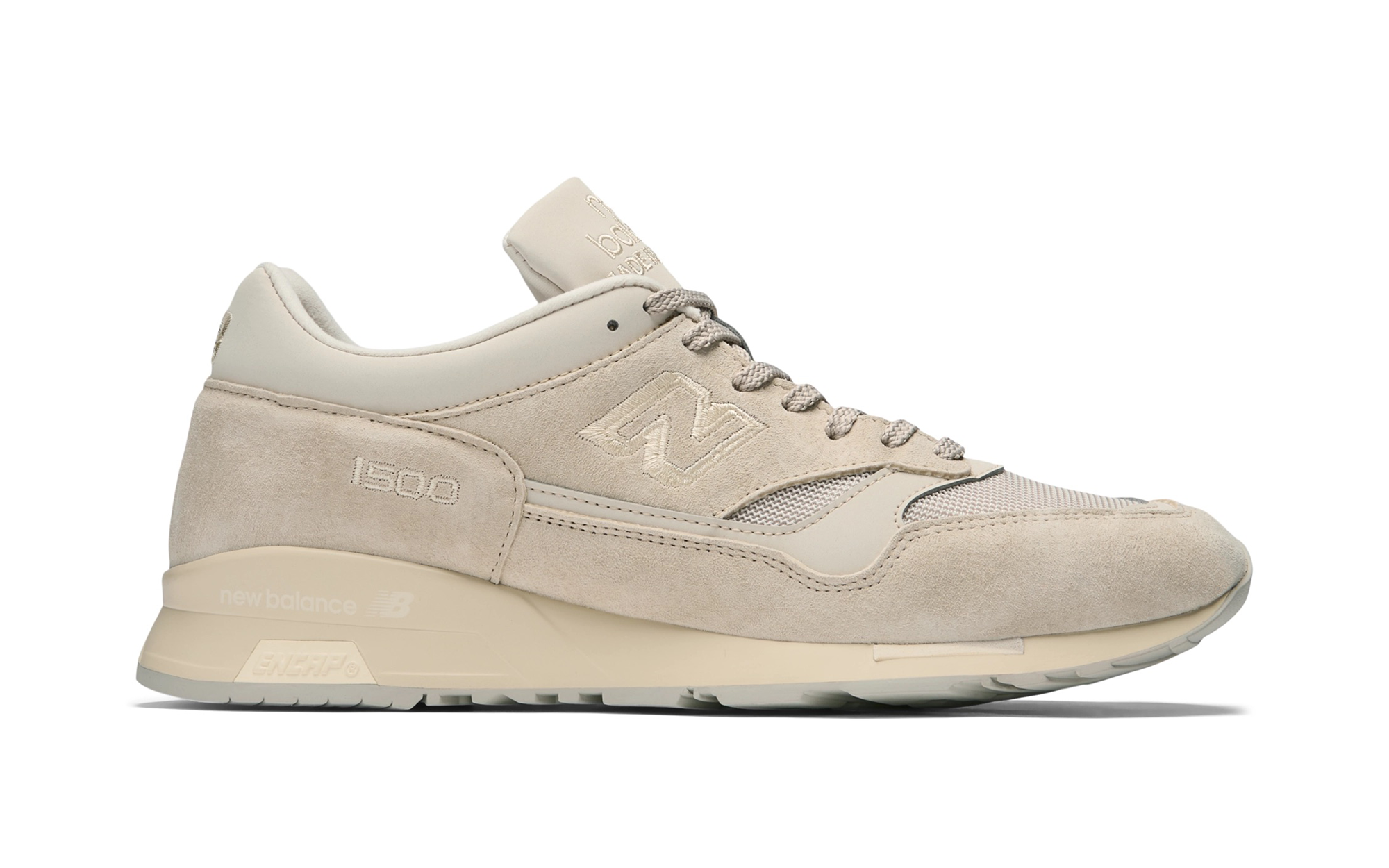 2024年秋　New Balance ベージュ セットアップ ニューバランス「MET24」のセットアップに25年春のベージュ