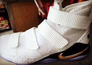 First Look: LeBron Soldier 11