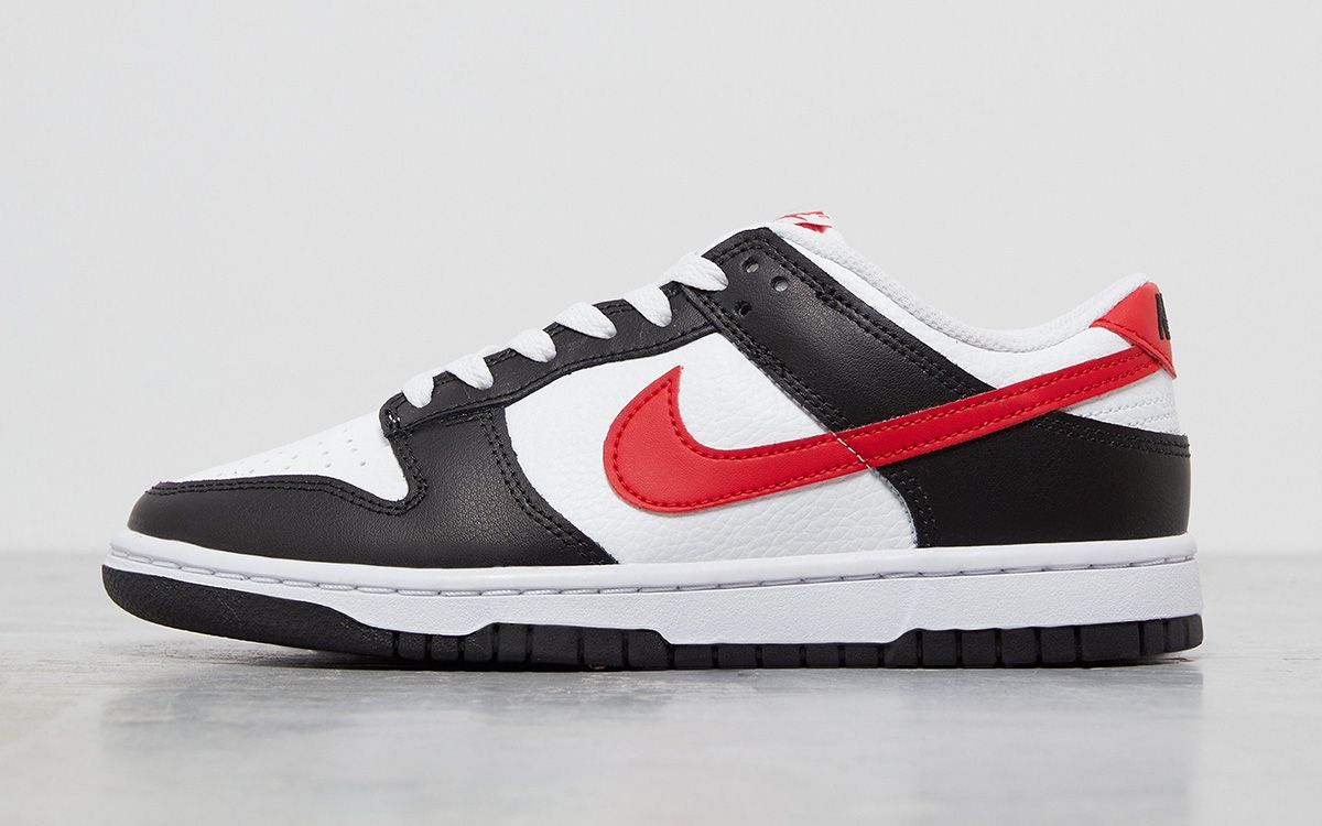 Red black and white on sale dunks