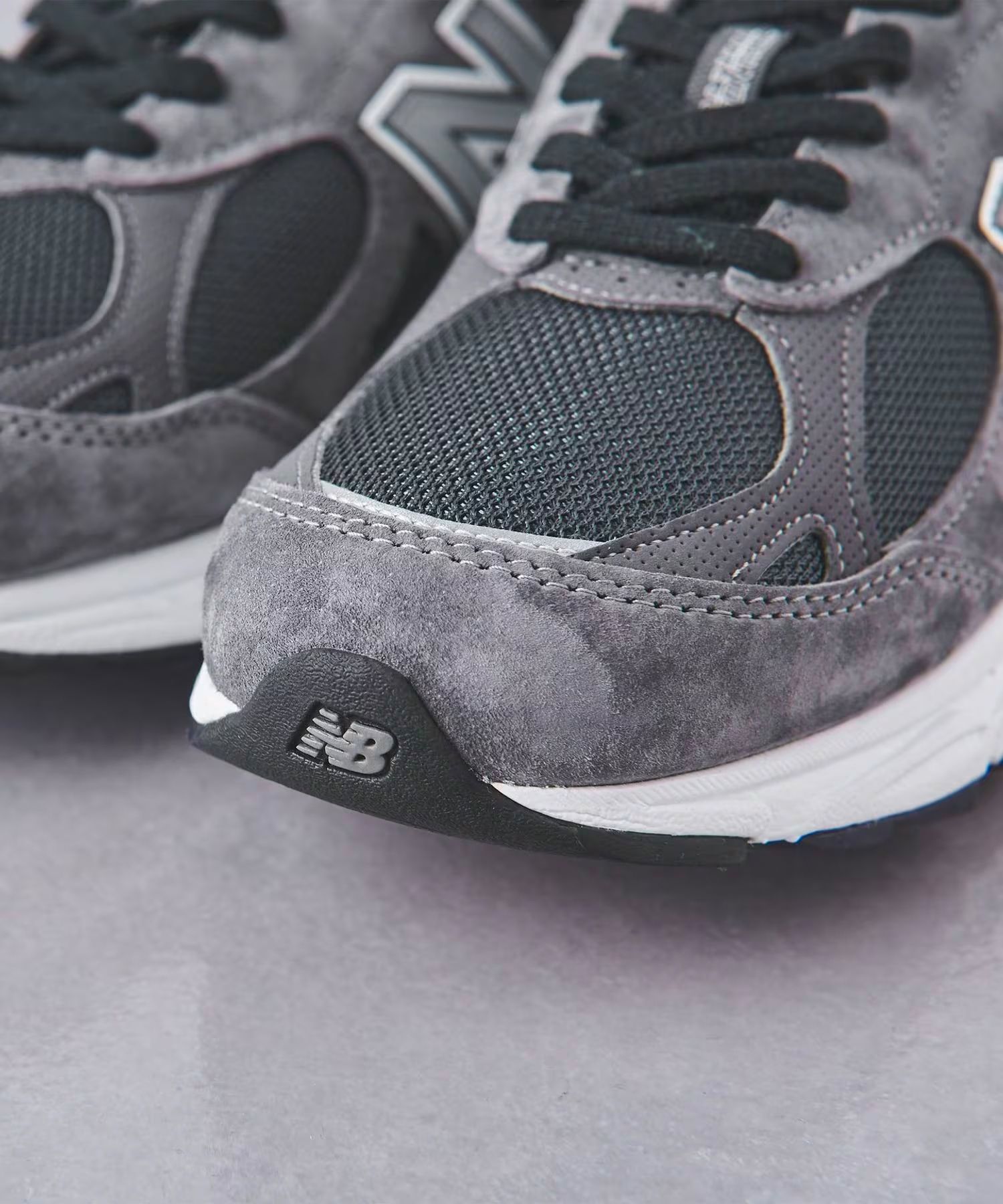 UNITED ARROWS Reunite with New Balance on the 990v3 | House of Heat°