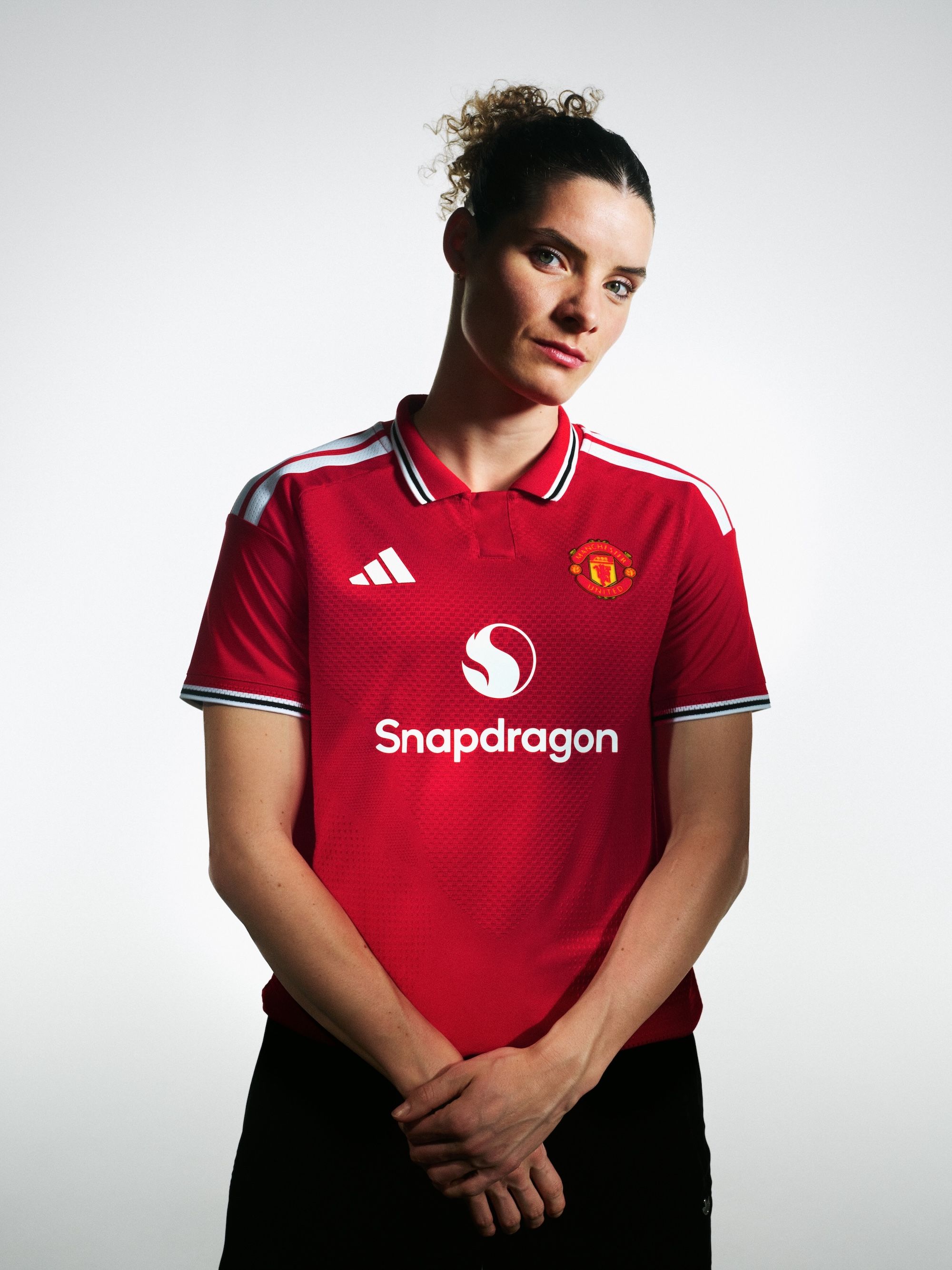 Dominique Janssen for Manchester United 26/27 Home kit by adidas. Photo via adidas.