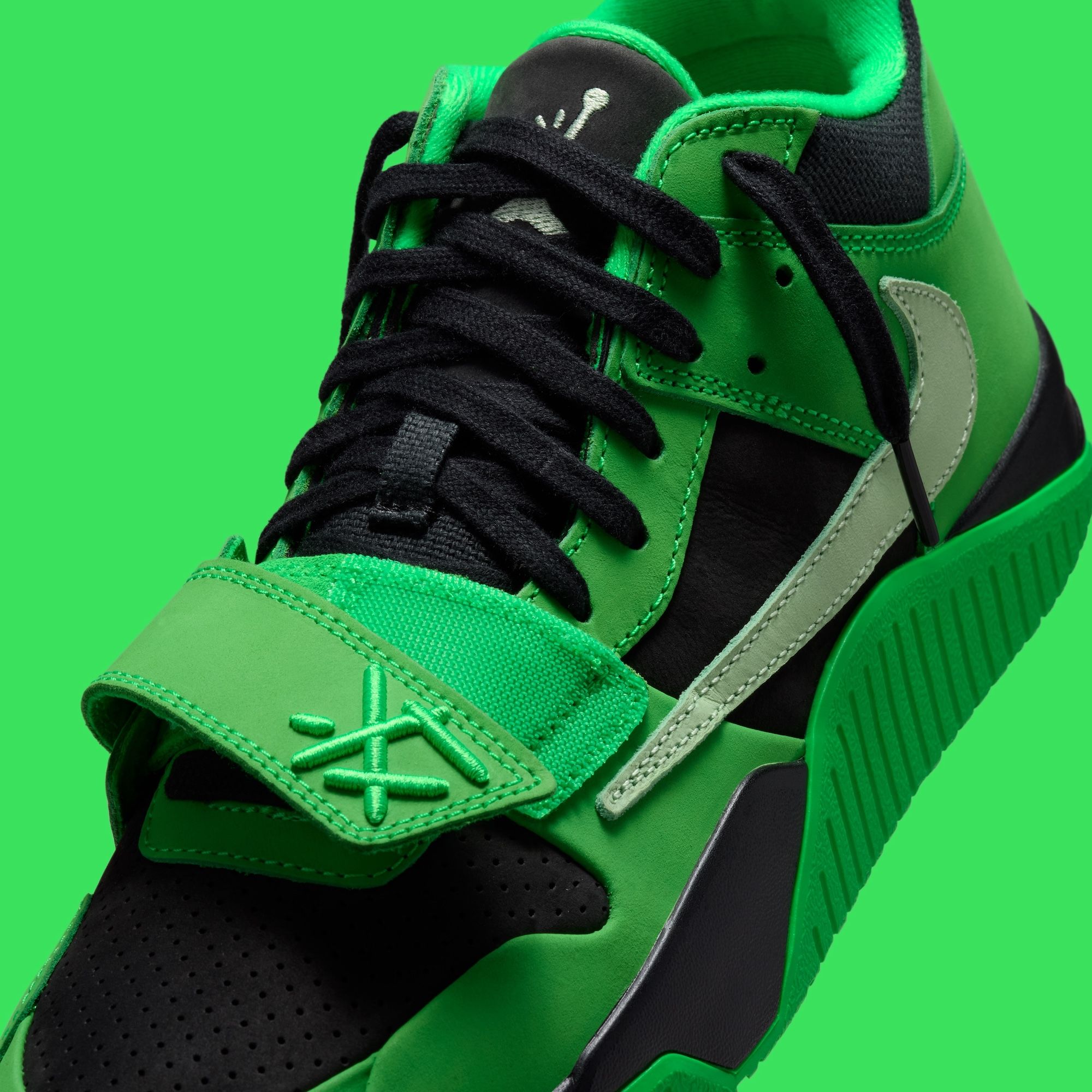 Travis Scott x Jordan Jumpman Jack Green Spark IM9113-300 — black nubuck upper with Celtic green overlays