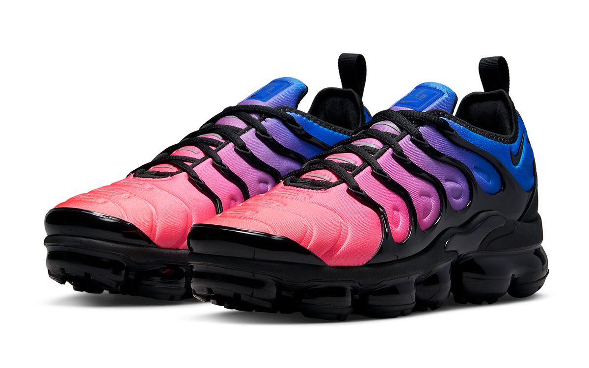 Pink vapormax clearance tn