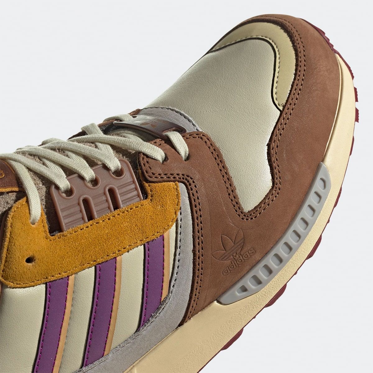 adidas ZX 8000 “Yoyogi Park” Honors Tokyo's Autumn Sights | House