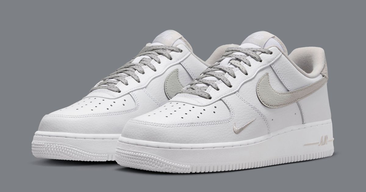 The Air Force 1 Low Appears With Reflective Swooshes | House of Heat°