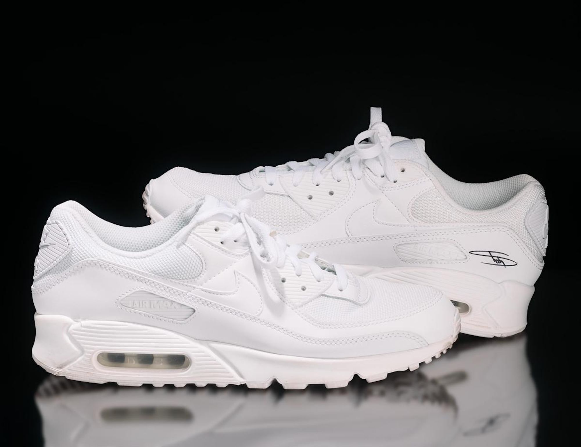Nike Air Max 90 Hyperfuse QS "Independence Day" (2013). | Retail Release, Signed. Photo via Julien's Auctions.
