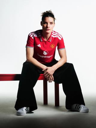 Dominique Janssen for Manchester United 26/27 Home kit by adidas. Photo via adidas.