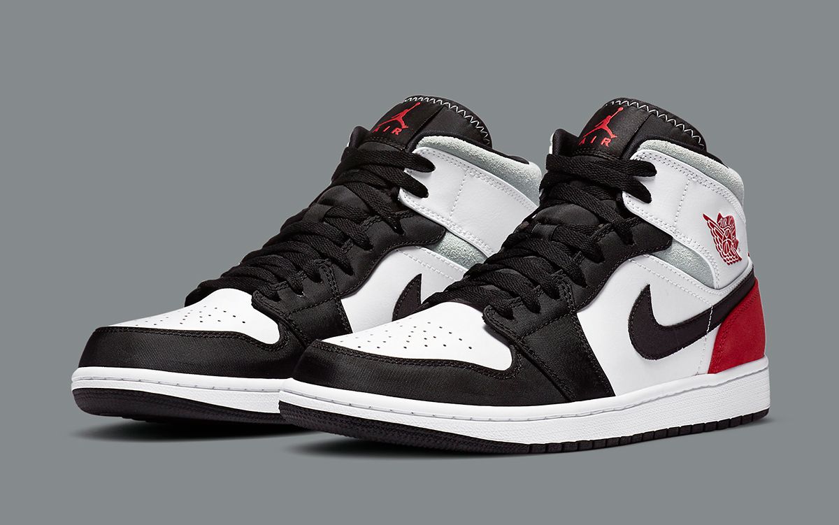 Jordan 1 mid union black toe hot sale