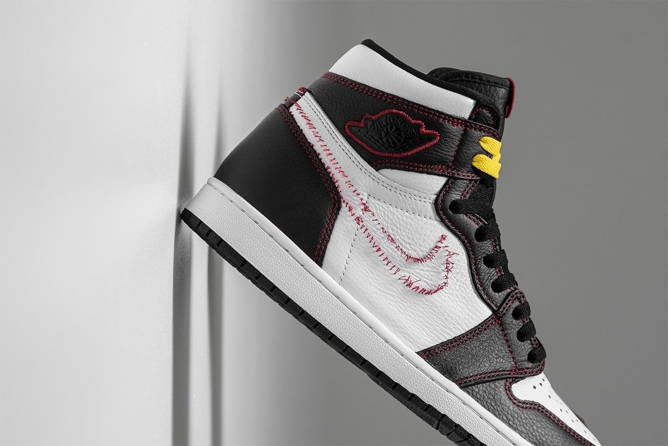 Nike air jordan 1 high og defiant store tour yellow