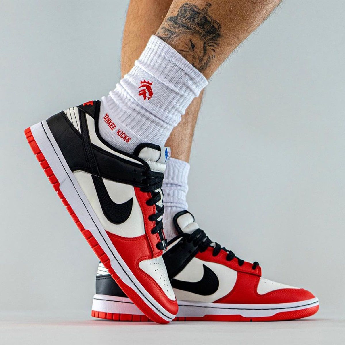 On Foot Looks at the NBA 75th Anniversary x Nike Dunk Low Collection chaussure de running nike joyride run flyknit pour homme blanc Sb roscoffShops